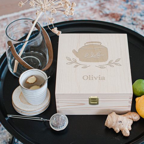 Floraqueen Wooden tea box with engraved lid